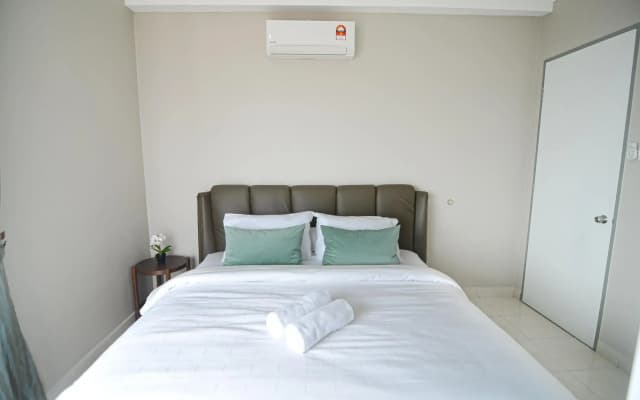 Dahlia Klcc View @ Rafflesia Condominium - photo 5