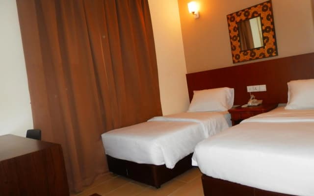 LKS Hotel - photo 4
