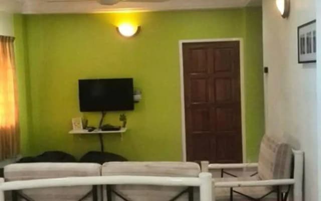 Abang Adik Service Suite Hotel Melaka - photo 5