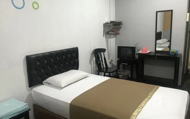 OYO 897799 Jembal Dynasty Inn - photo 5