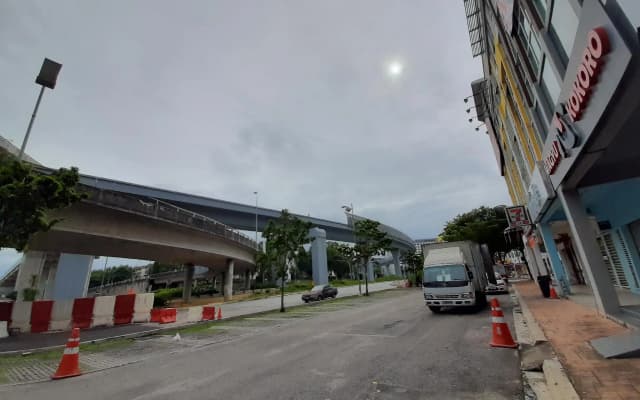 Hotel Zamburger Kota Damansara (De Jaya) - photo 3