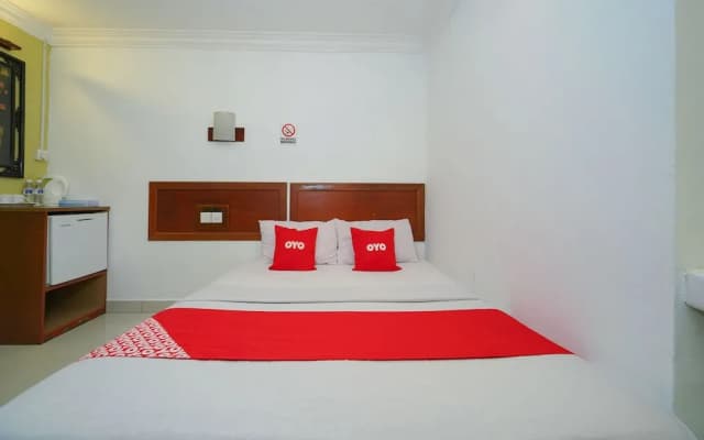 Fins Hotel by OYO Rooms - photo 3
