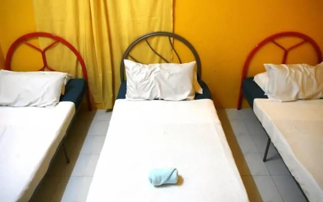 Colourful homestay - (near jeti sky mirror) - photo 4
