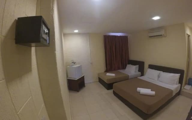 Green Town hotel & Resort Kuah - photo 5