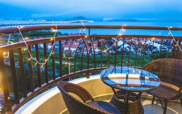 Panoramic 180 Cozy Suite by D Imperio Homestay - photo 3