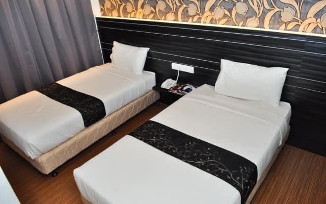 Signature Hotel - photo 3