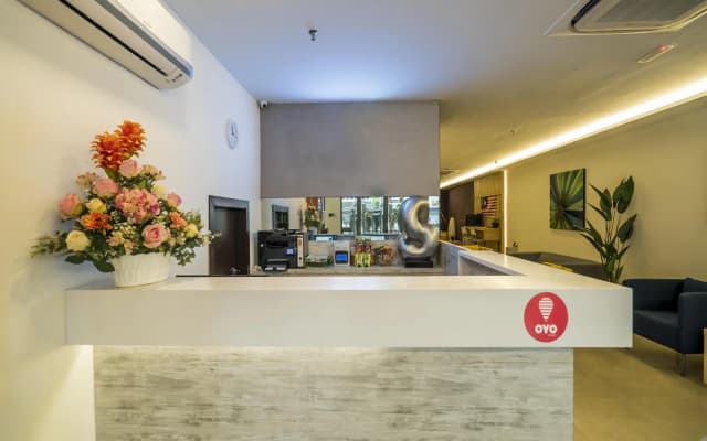City Edge Hotel - photo 4