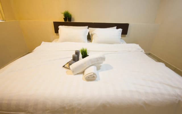 3Top Hotel the Strand - photo 4