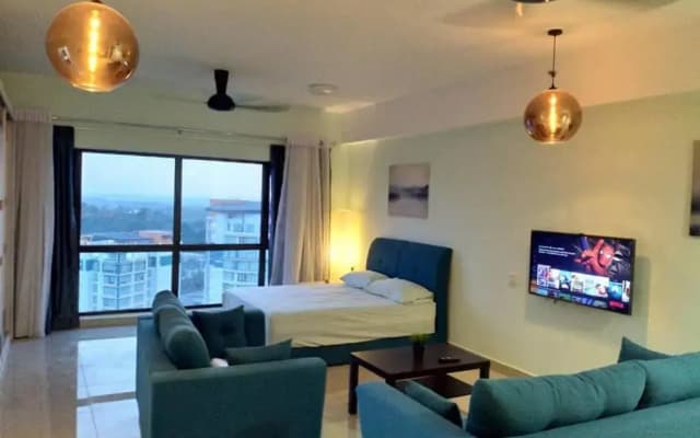 HB1614 ,Cyberjaya, Lake view, WiFi, Netflix, Free Parking, Gym, Swimming Pool, Basket Ball Court, Family play area - photo 4