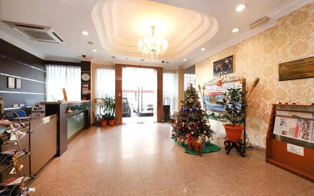 OYO 1108 Bundusan Hotel - photo 2