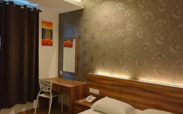 Century Inn Hotel - photo 3