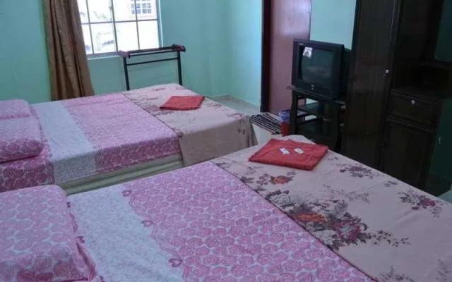 Tanjung Malie Beach Motel - photo 3