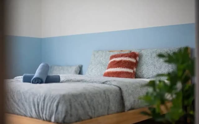 Bright & Modern 3BR Suite, Free Parking - photo 3