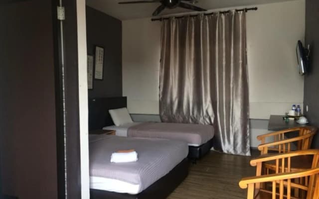 Batu Pahat Hotel - photo 3