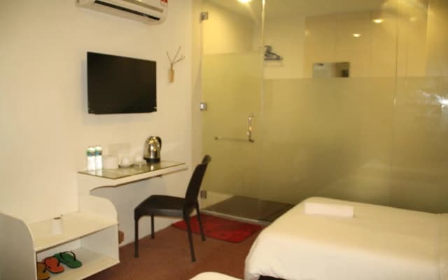RM Hotel - photo 2