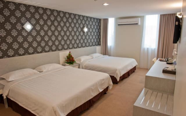 De Spring Hotel - photo 4