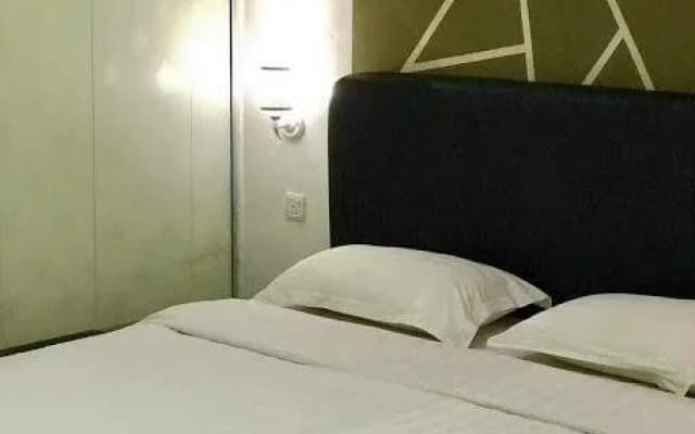 RM Hotel - photo 5