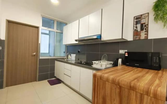A1403 JB CITY SKS HABITAT LARKIN 2BR 6Pax 100mbps NETFLIX!! By STAY - photo 2