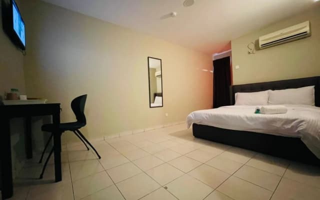 OYO 90338 Prima Saujana Budget Hotel - photo 3