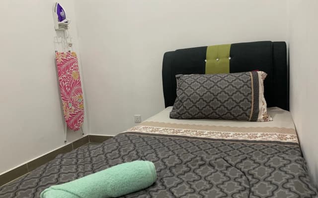Lovely 2-BR service apartment with pool (melur @ troikaKB) - photo 4
