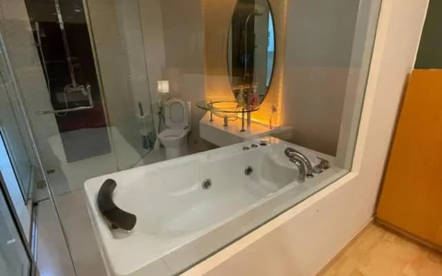 Stylish Romantic Couples Getaway at KL City 1419 - photo 3
