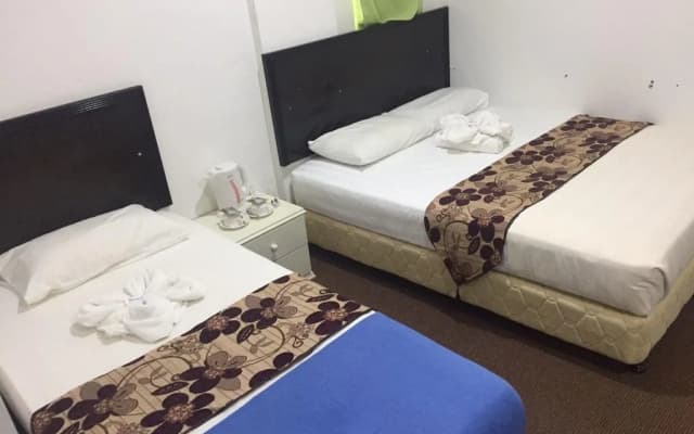 Hotel Singgah Inn - photo 4