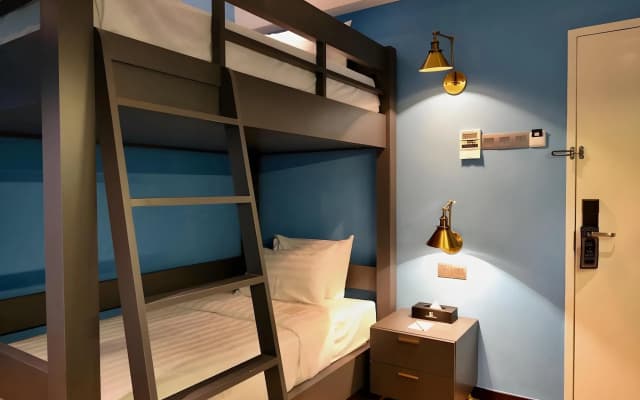 Le Embassy Hotel Georgetown - photo 2