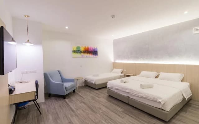 iO Hotel - photo 4