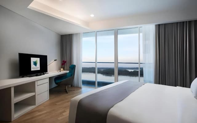 Pinetree Marina Resort - photo 4