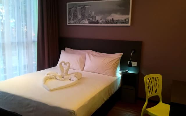 The Loft Plaza Hotel - photo 4