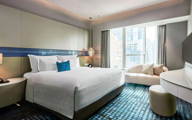 Pullman Kuala Lumpur City Centre Hotel & Residences - photo 4
