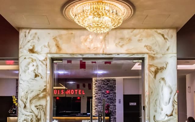 Louis Hotel - photo 2