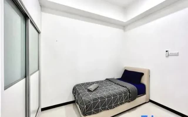 Jeff & Ricky Homestay 57@ 8pax Trinity Residence - photo 4