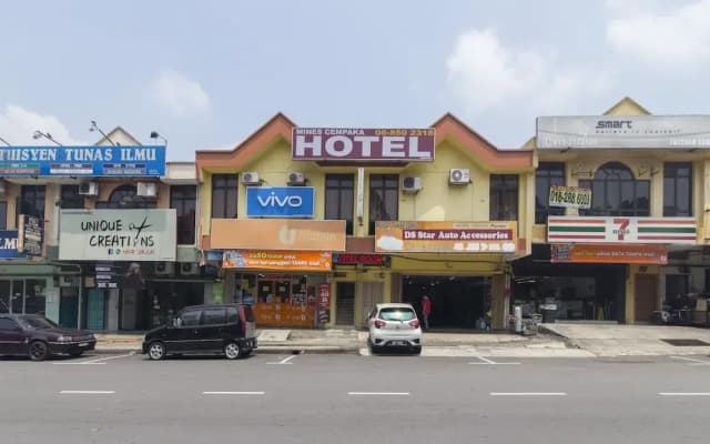 Mines Cempaka Hotel by OYO Rooms - photo 2