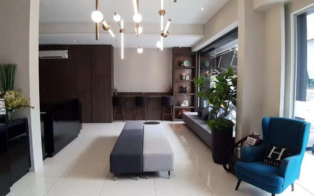 The Square Hotel - photo 2