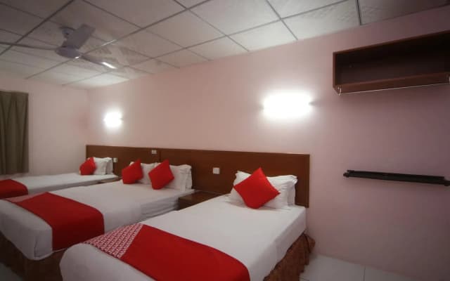 OYO 738 Hotel 81 - photo 3