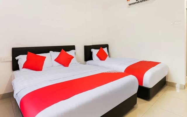 Rich Hotel by OYO Rooms - photo 2