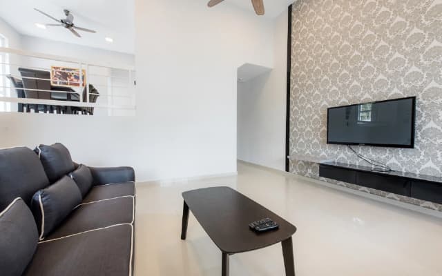 New Corner Shamrock Beach Villas Seaview - photo 2