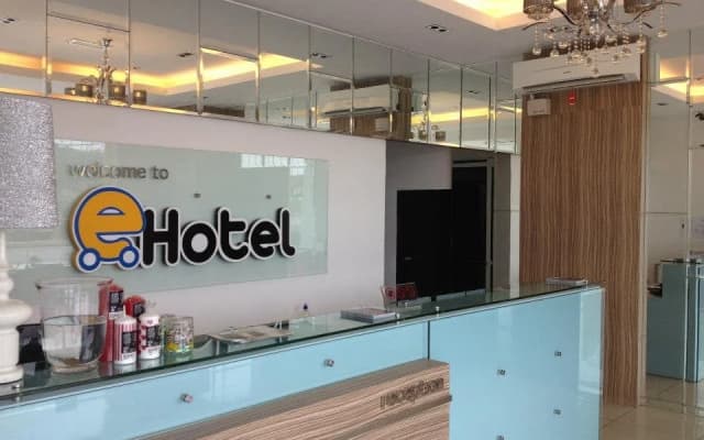 Coastline Hotel - photo 4