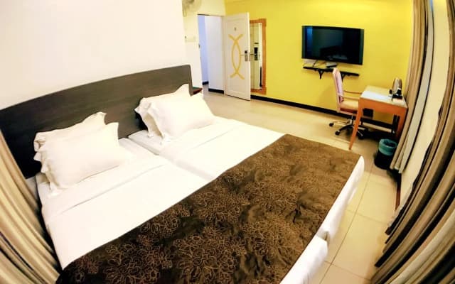 Lux Private Hotel - photo 3