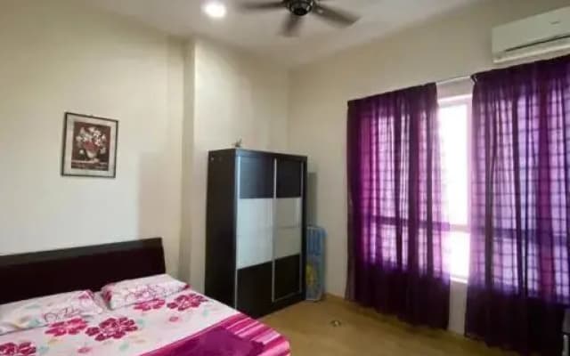 One Borneo Condominium 3bedroom with pool - photo 3