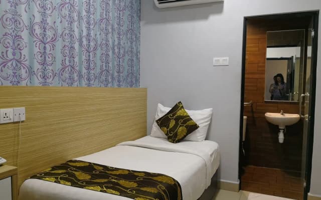 D'Metro Hotel - photo 5