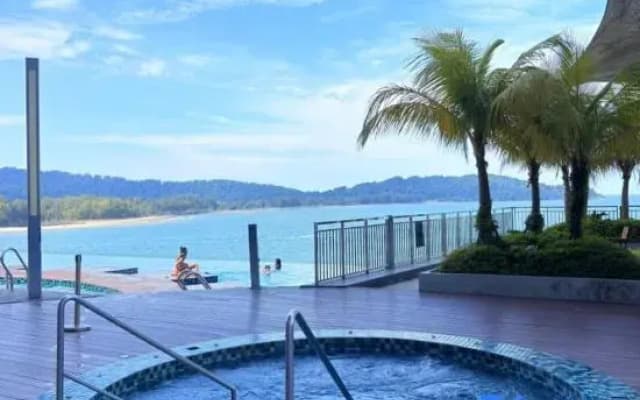 Gotcha Imperium Residence, Spacious Studio Room I Fits Couple, Friends & Family 4-5pax - photo 2