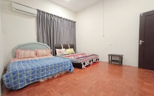 OYO 90186 Tiong's Homestay - Gated Comm - photo 2