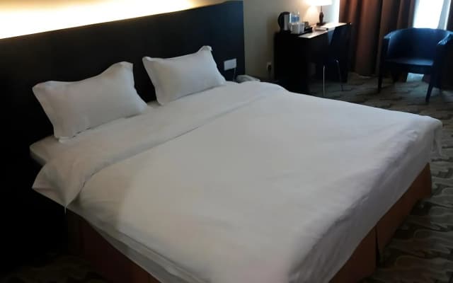 Eminent Hotel - photo 3