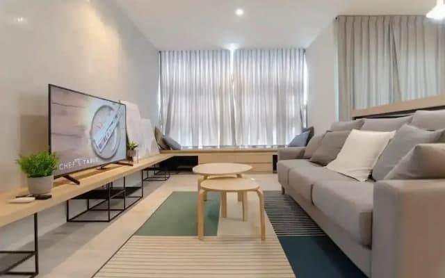 Chic & Cozy 2BR Suasana Suite 6, Free Parking - photo 2