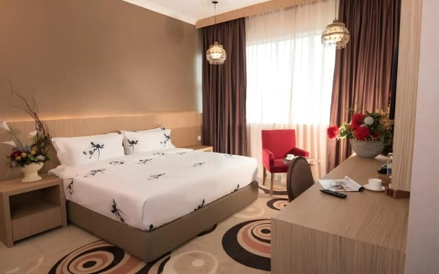 Hotel Holmes Gelang Patah - photo 2