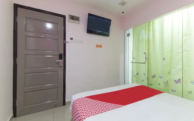 OYO 90296 Red Orange Hotel Port Klang - photo 2