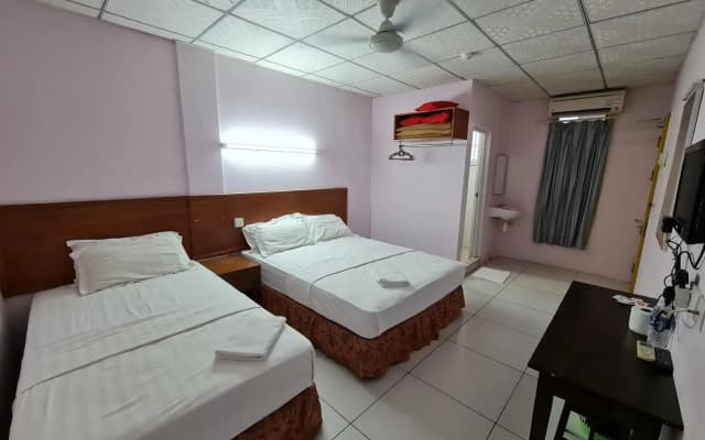 Aristo Hotel 81 - photo 4