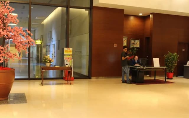 Glorious Service Suite At Times Square - photo 2